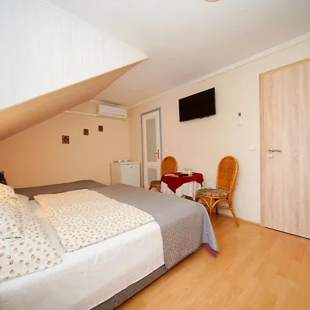 Siesta Vendeghaz Eger