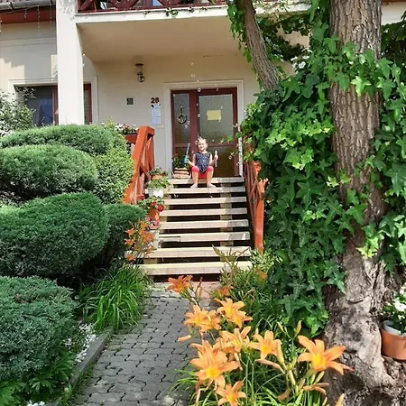 Siesta Vendeghaz Еґер