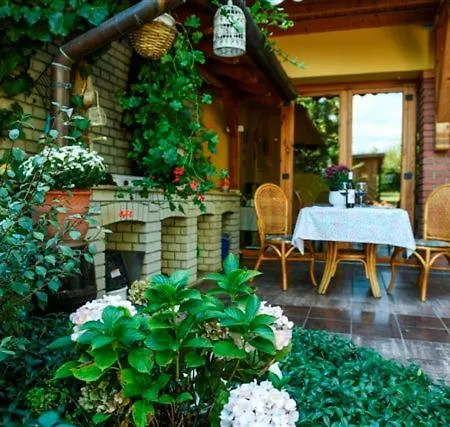 Siesta Vendeghaz Будинок відпочинку *