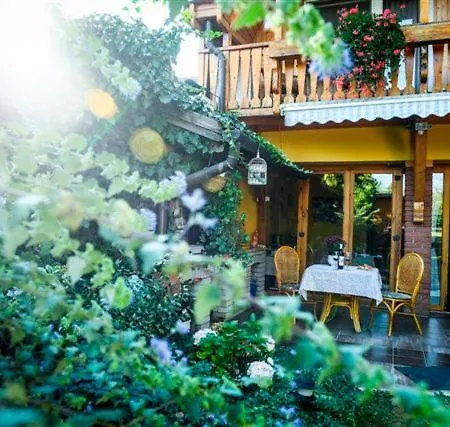 Siesta Vendeghaz Еґер