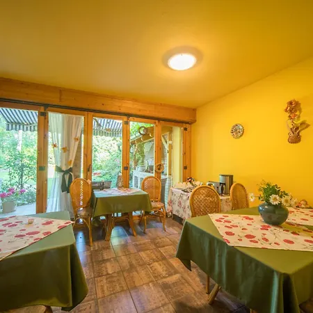 Semesterbostad Siesta Vendeghaz Eger