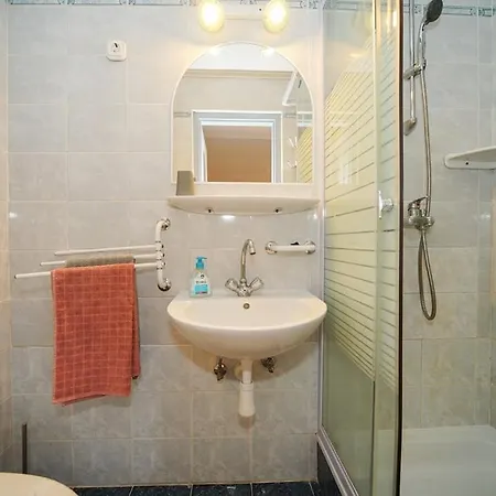 Semesterbostad Siesta Vendeghaz *