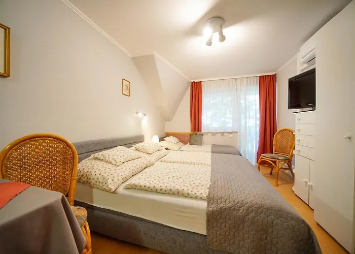 Siesta Vendeghaz Vakantiehuis Eger